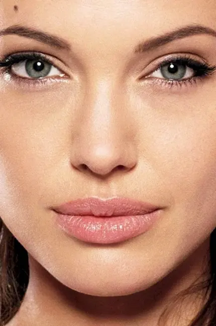 Анджелина Джоли фото анфас. Красивая девушка